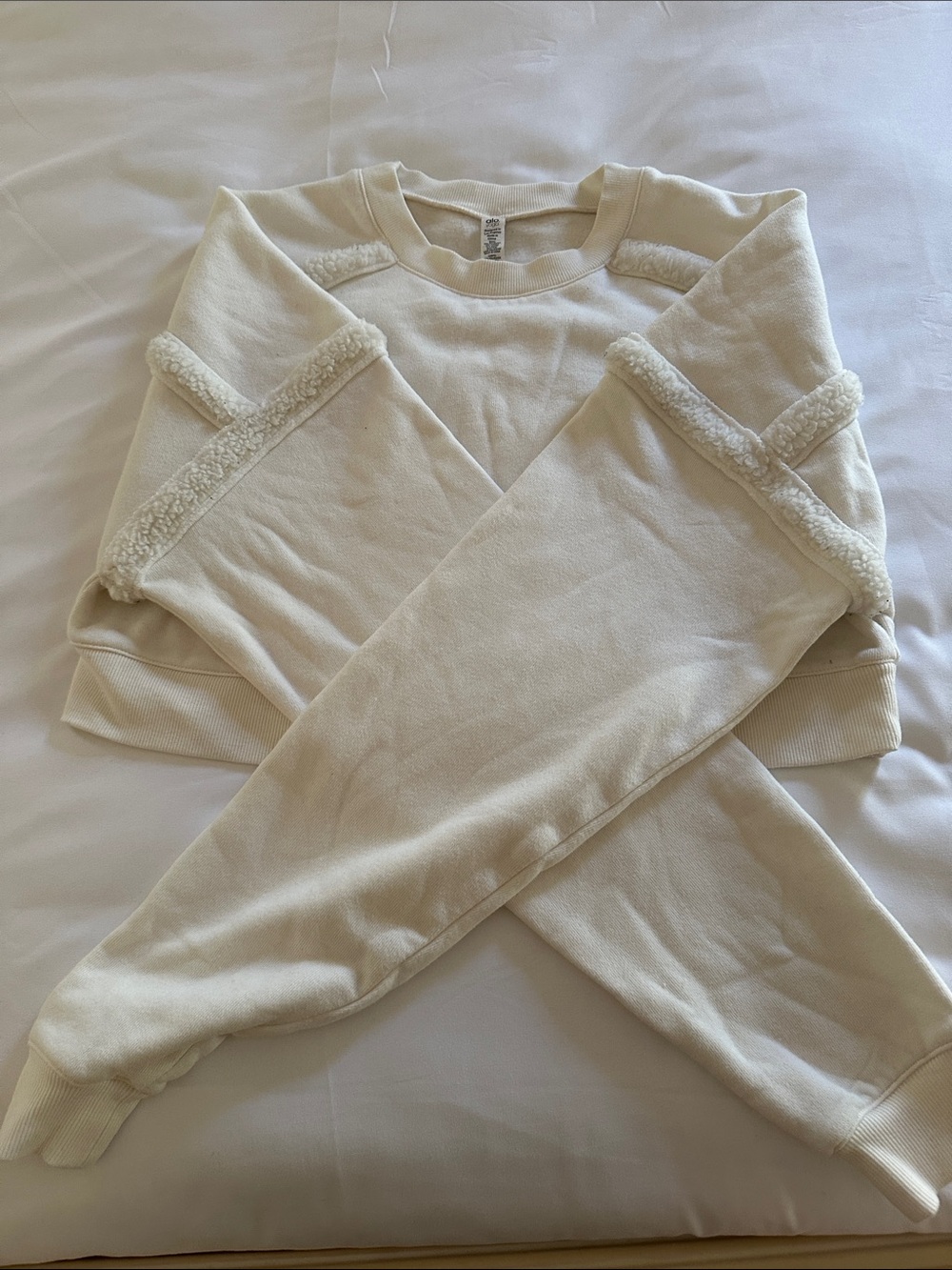 ALO Yoga Cream Sherpa Trim Pullover Sweatshirt